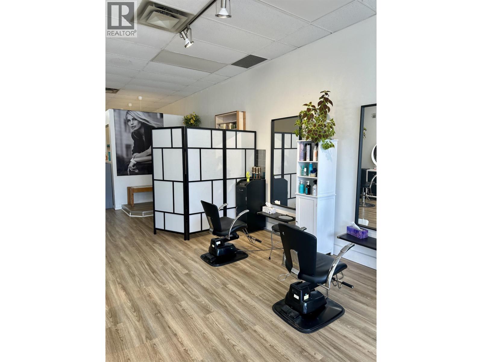 122 W BROADWAY