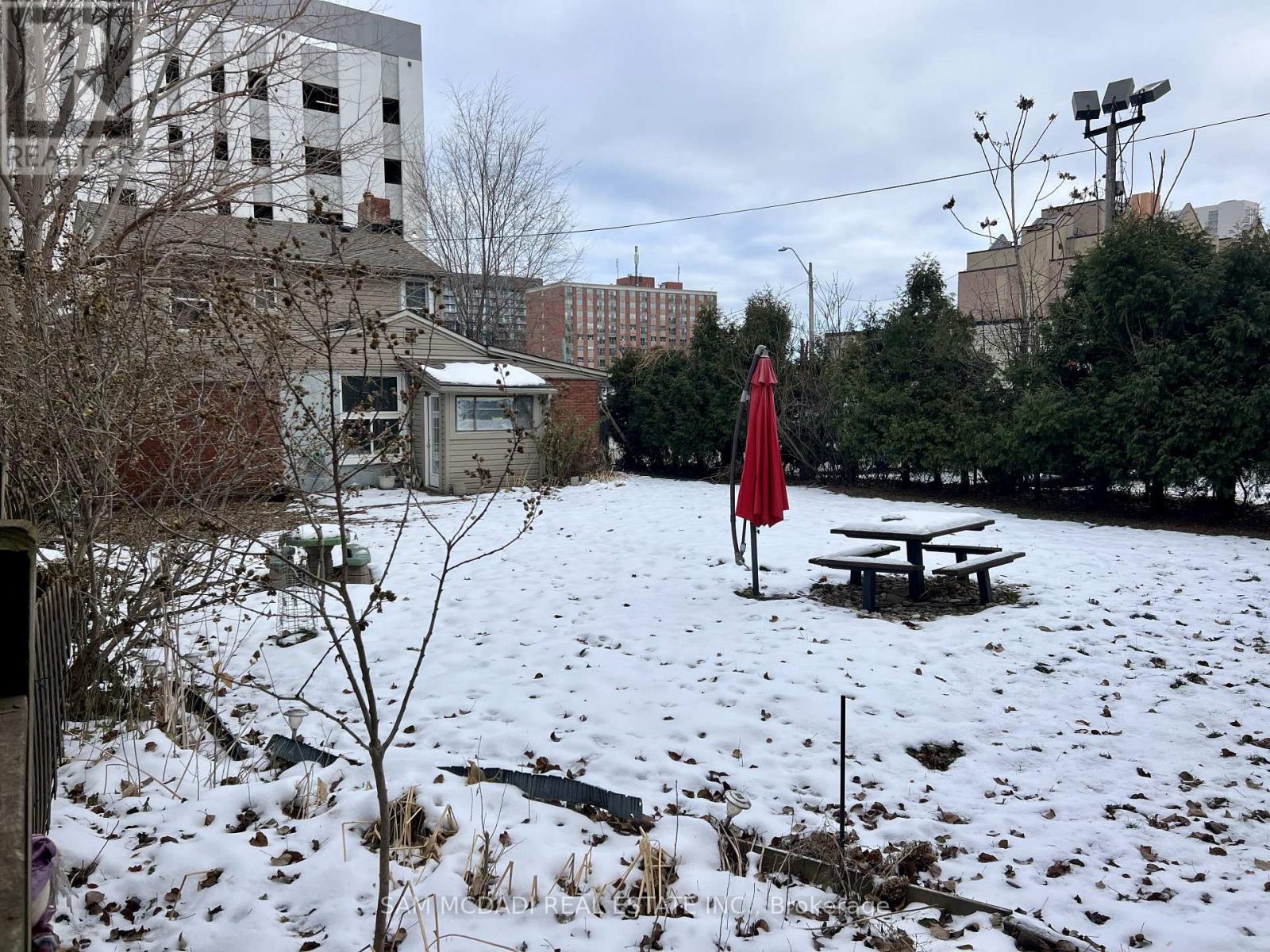 166 JACKSON STREET E