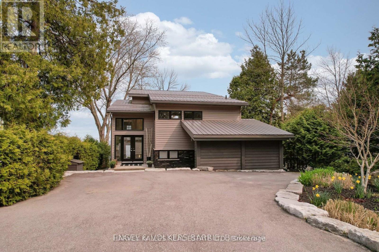 2369 LAKESHORE ROAD E