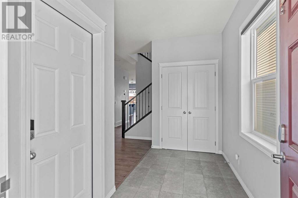 135 Redstone Heights NE