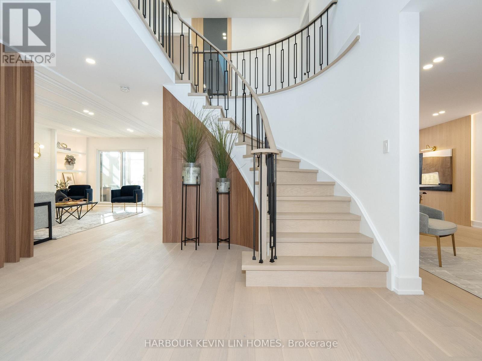 617 CHANCELLOR DRIVE