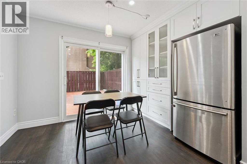 121 UNIVERSITY Avenue E Unit# 11