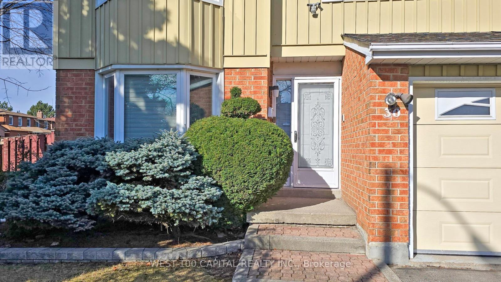 Photo 1 of 10 — 30 WINTERMUTE BOULEVARD, Toronto (Steeles), ON M1W3M6