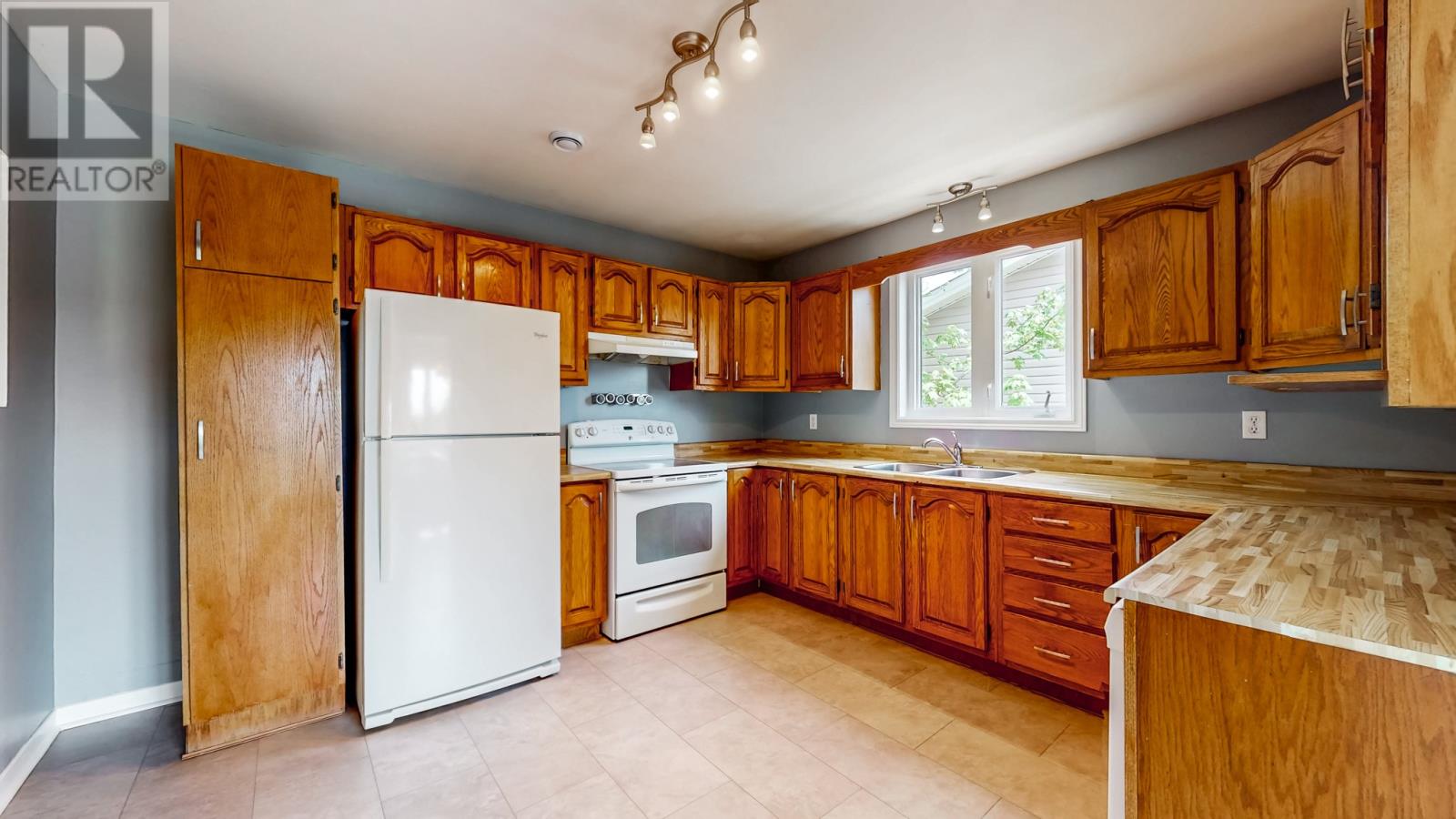 122 Frecker Drive