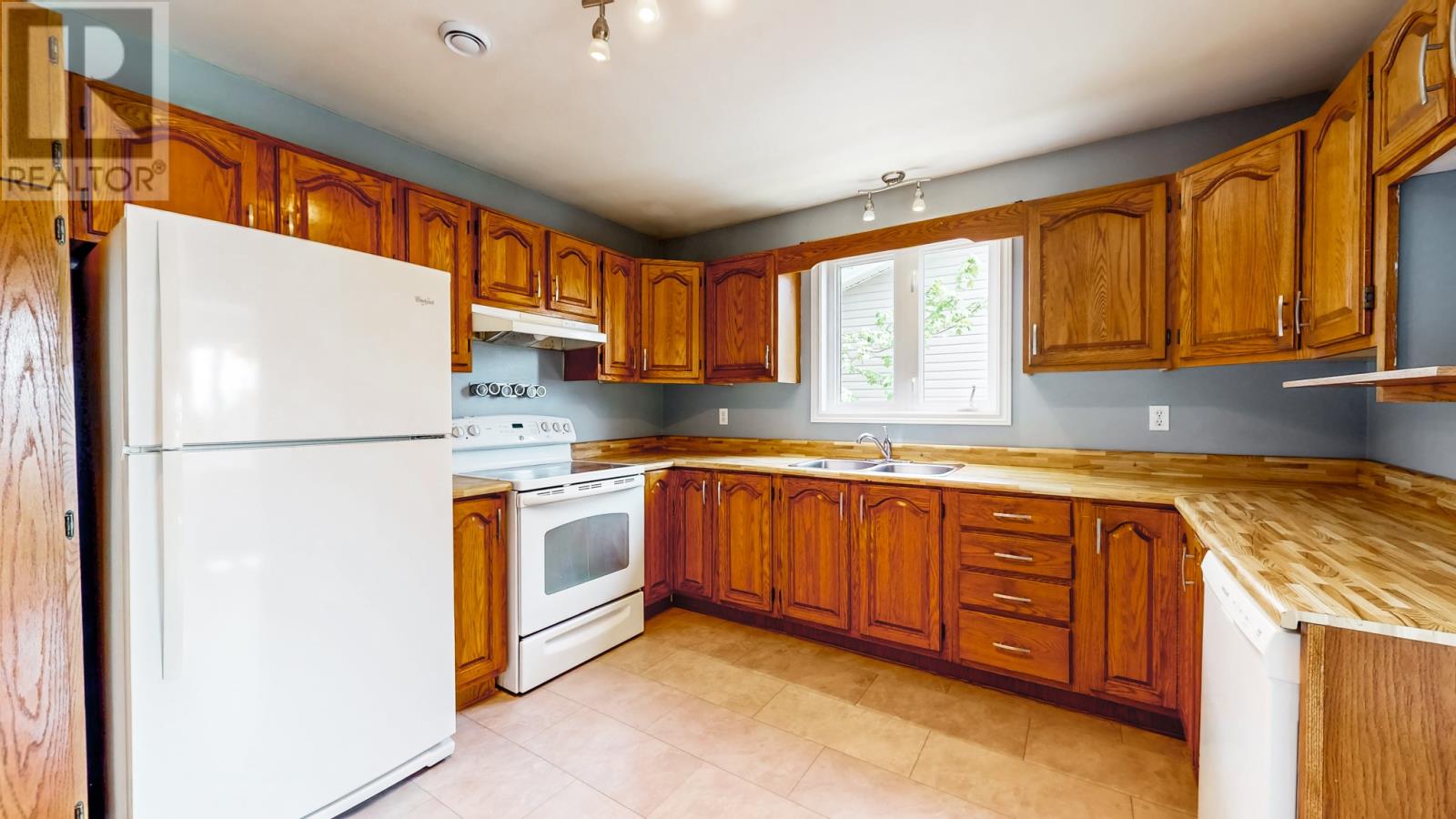 122 Frecker Drive