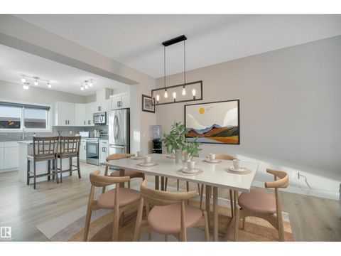 8021 ORCHARDS GR SW Edmonton AB T6X2L5