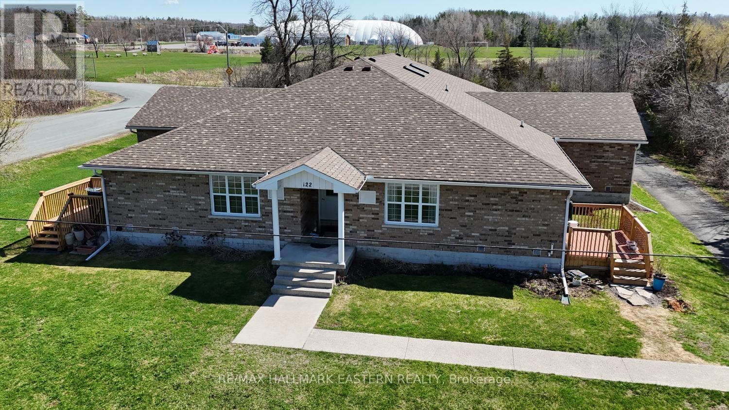 6 - 122 HOMEWOOD AVENUE