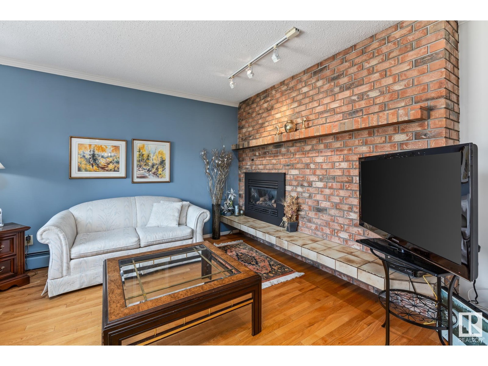 9825 187 ST NW