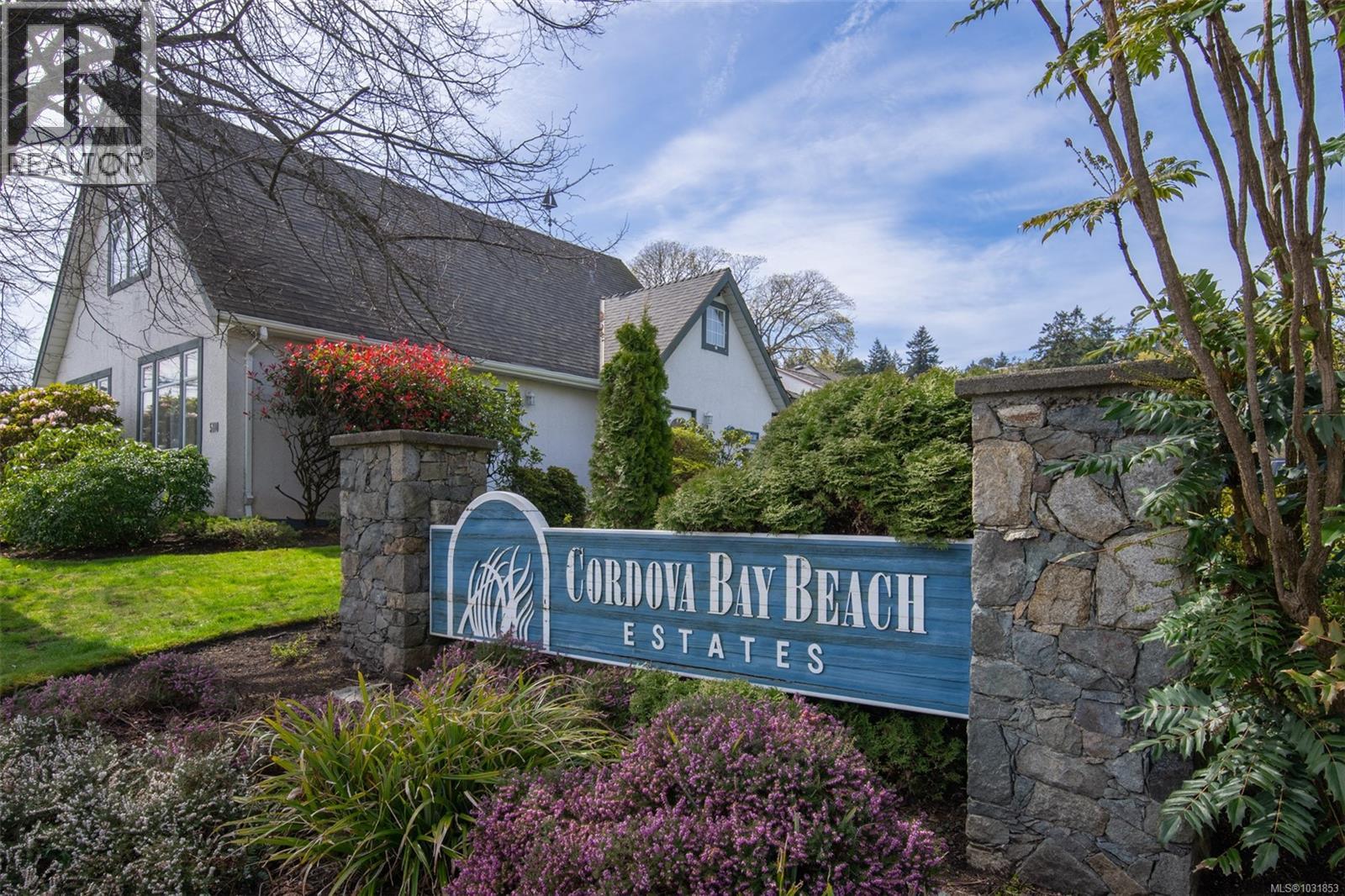 206 5110 Cordova Bay Rd