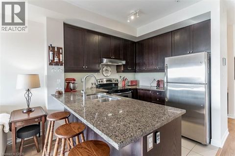 570 LOLITA Gardens Unit# 402 Mississauga ON L5A0A1