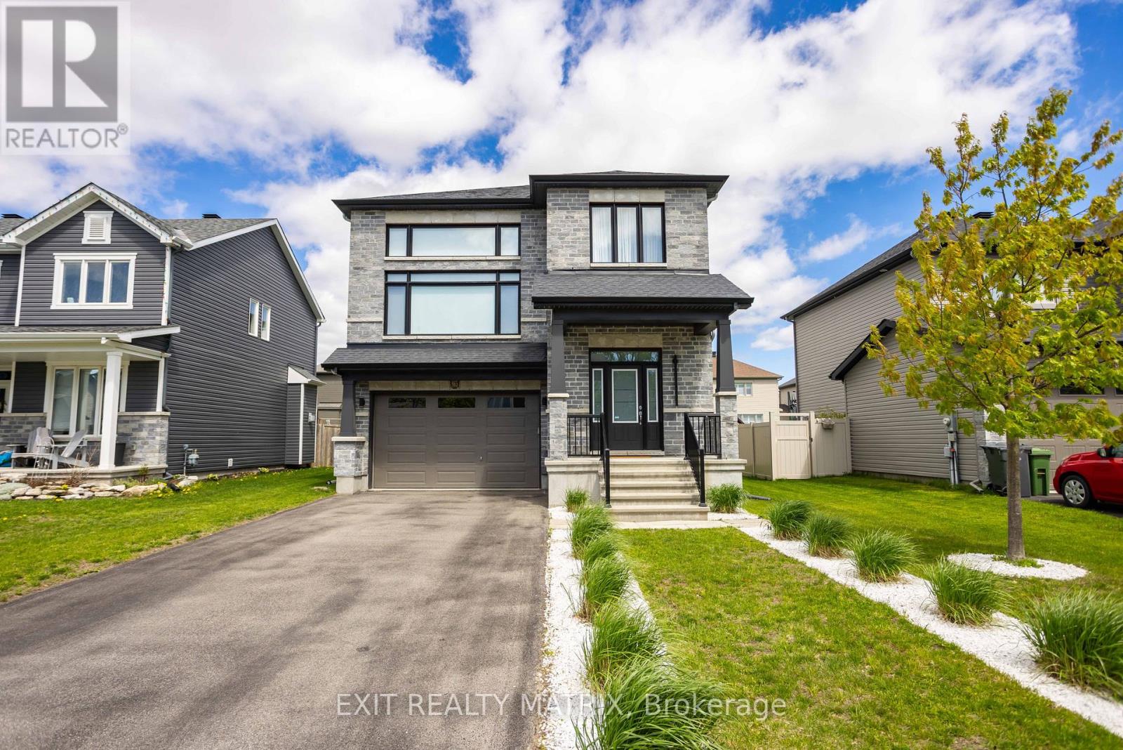 865 COLOGNE STREET - Photo 2