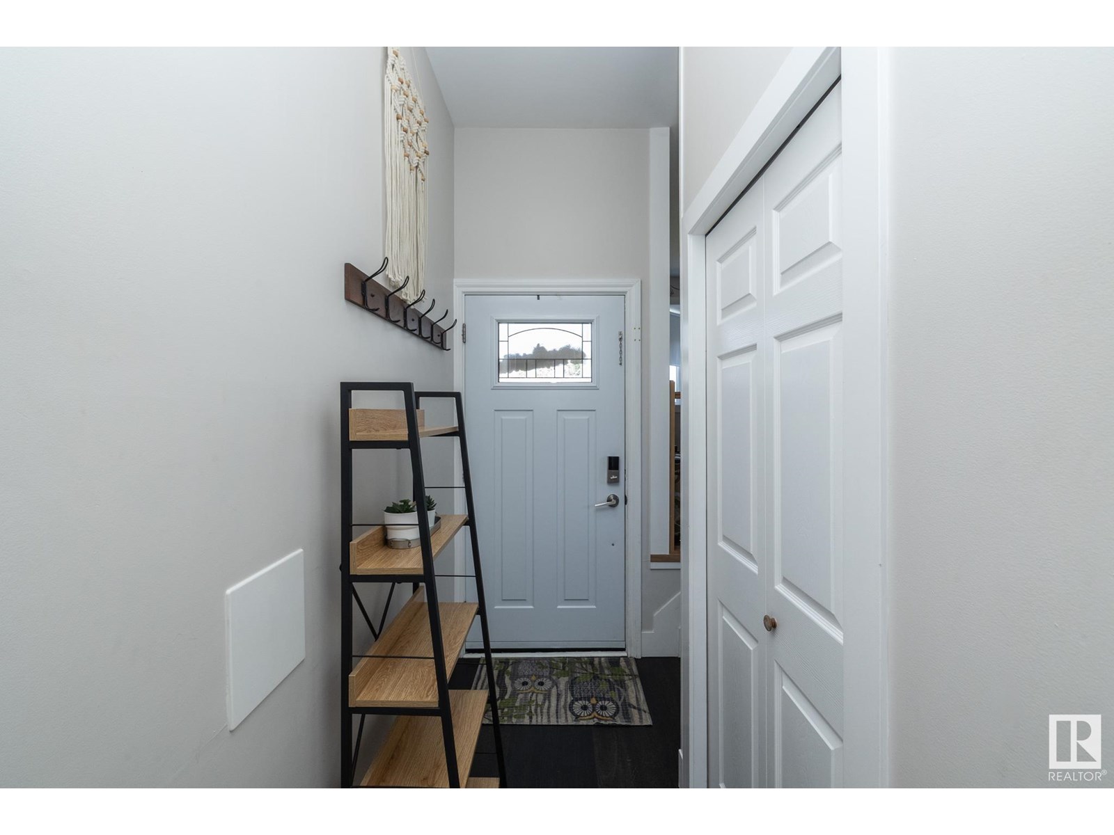 3511 33 AV NW