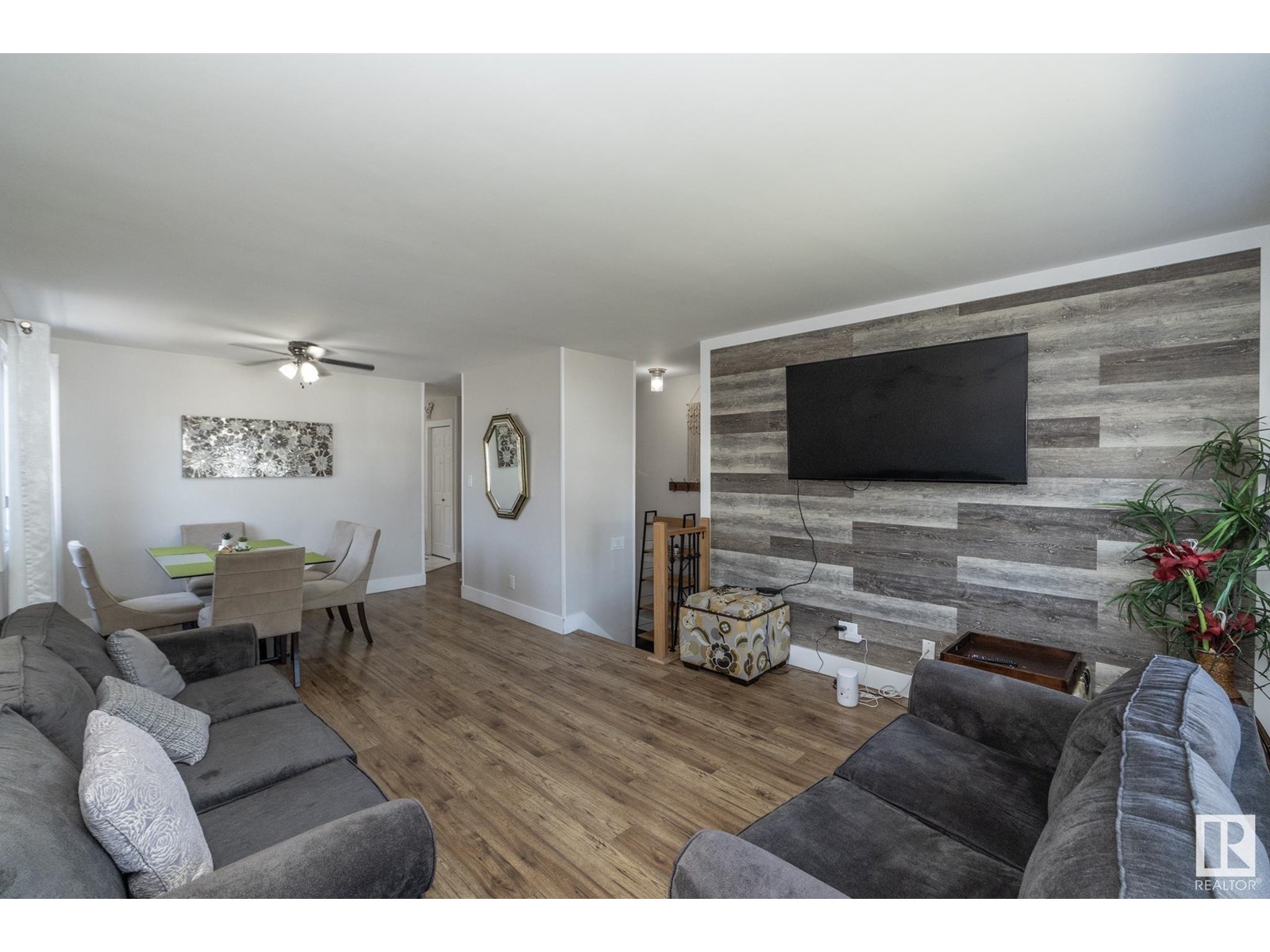 3511 33 AV NW