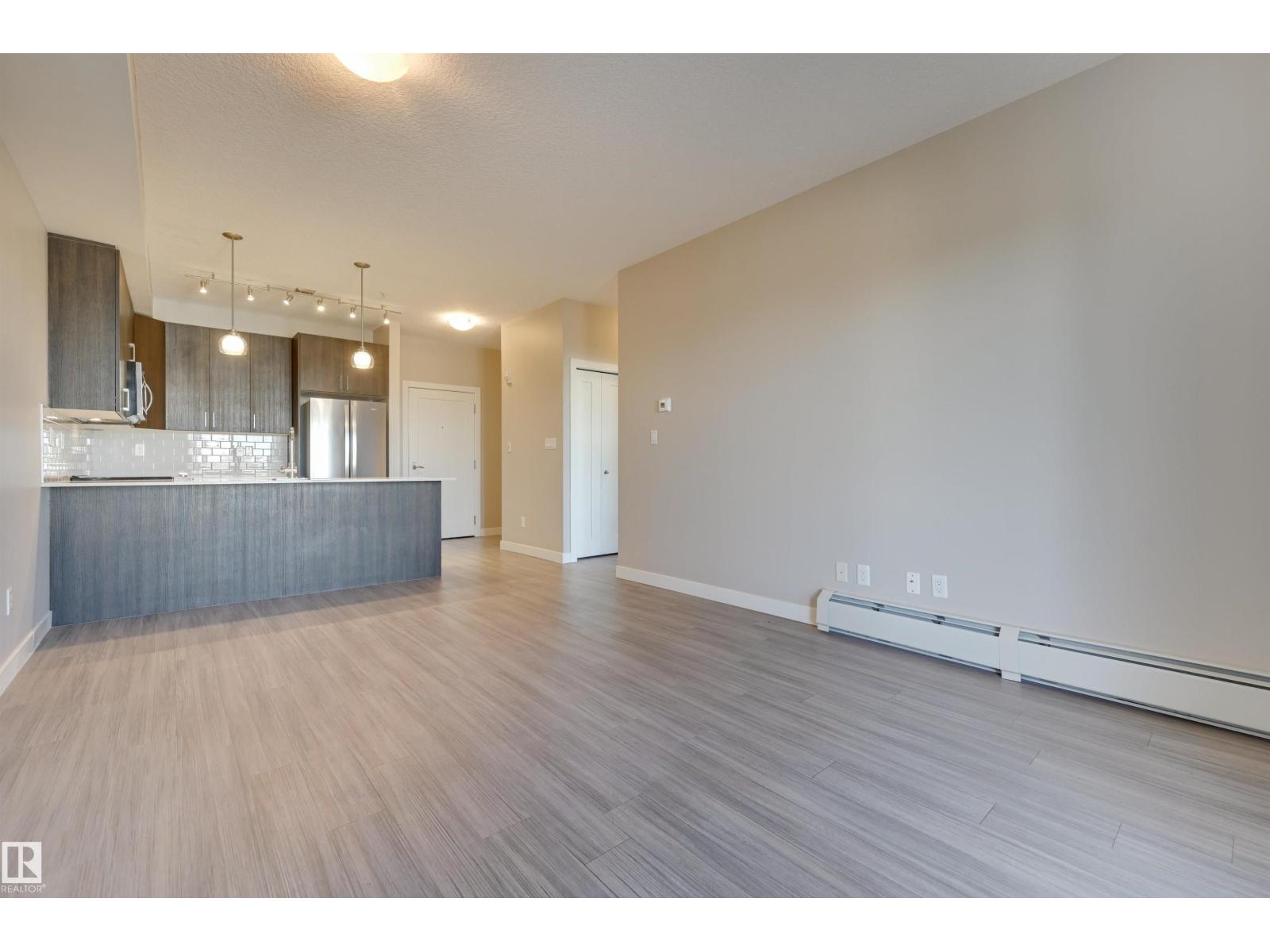 #301 17 COLUMBIA AVENUE