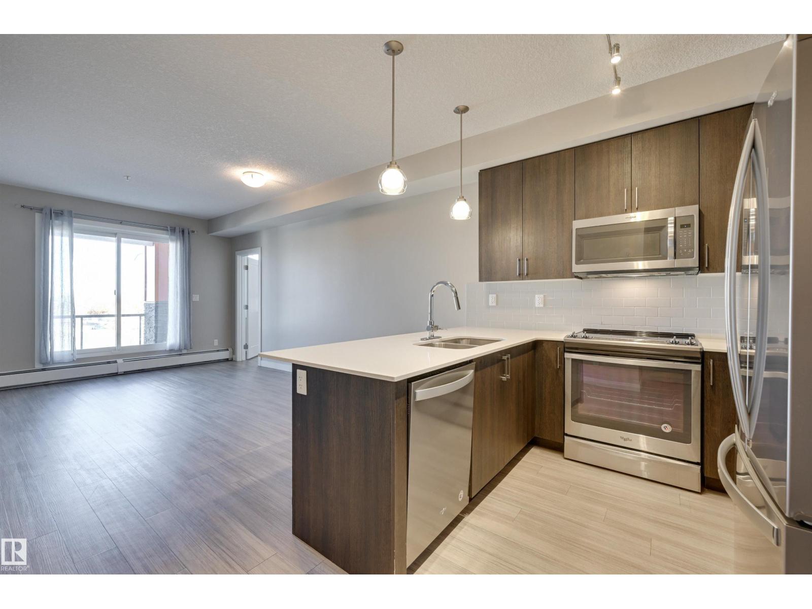 #301 17 COLUMBIA AVENUE