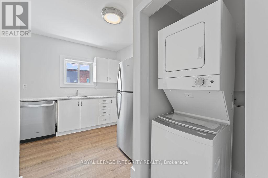 34 - 34 MARKET STREET N