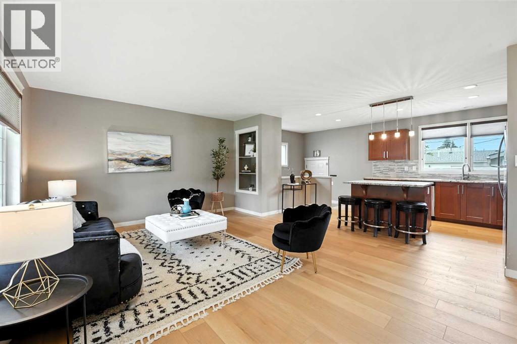 284 Acadia Drive SE