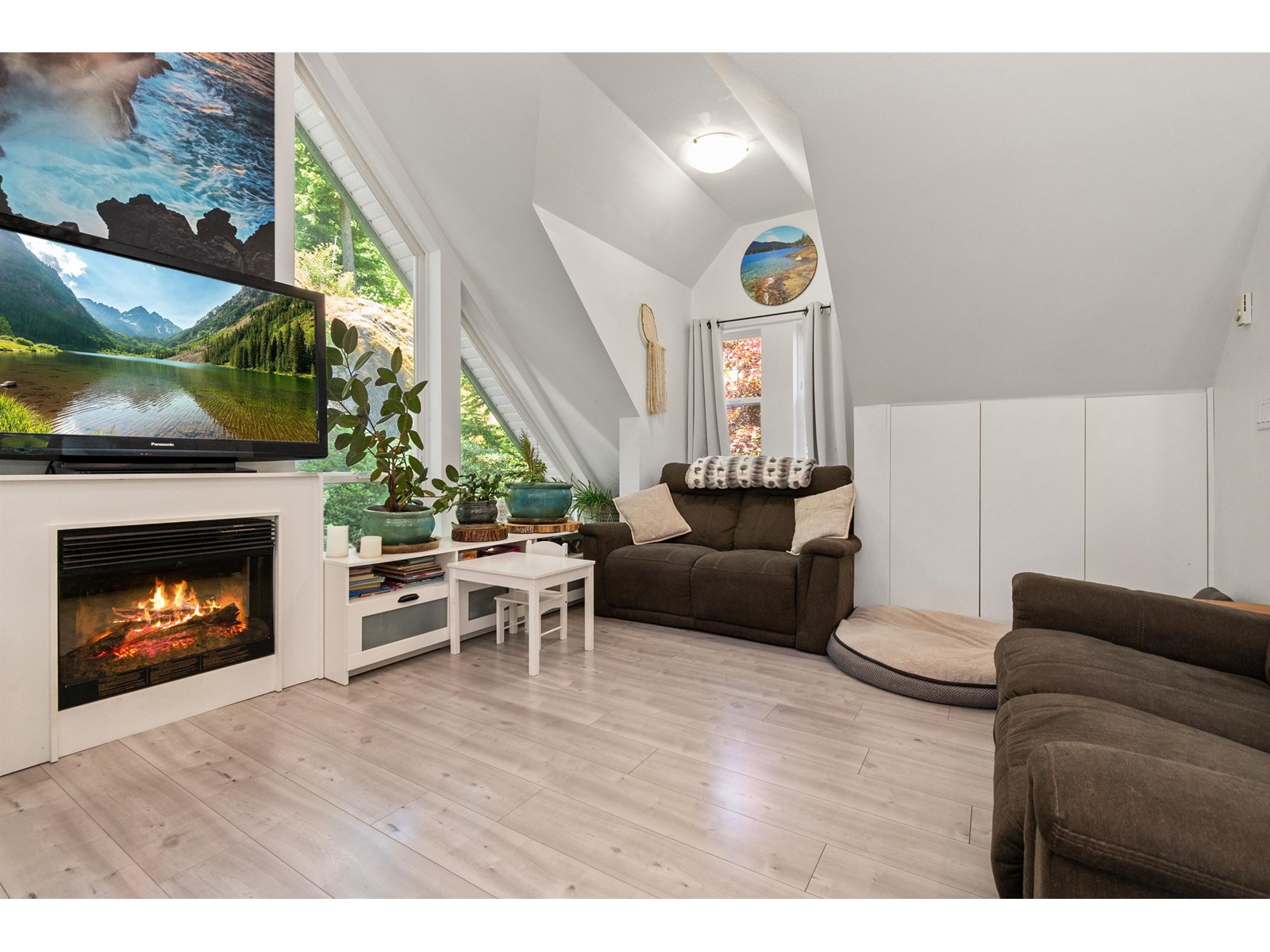 3599 LOUGHEED HIGHWAY|Mt Woodside