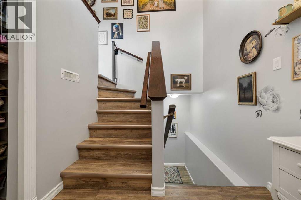 263 Peigan Court W