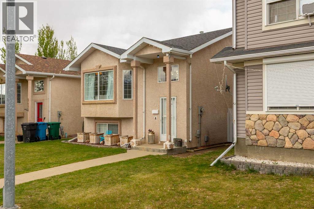 263 Peigan Court W