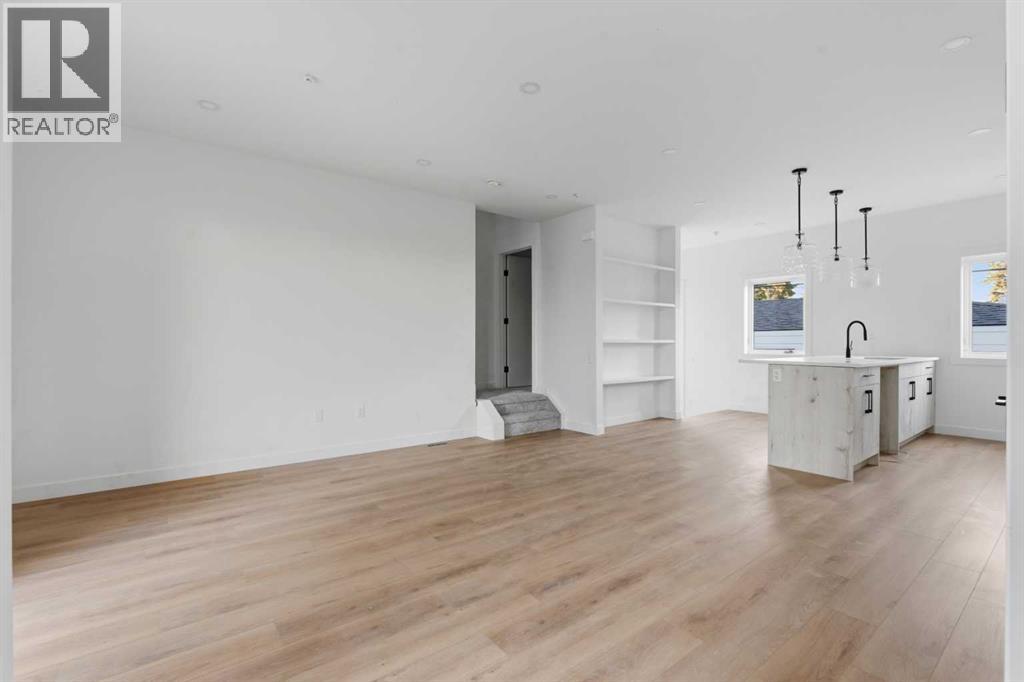 203, 212 32 Avenue NE