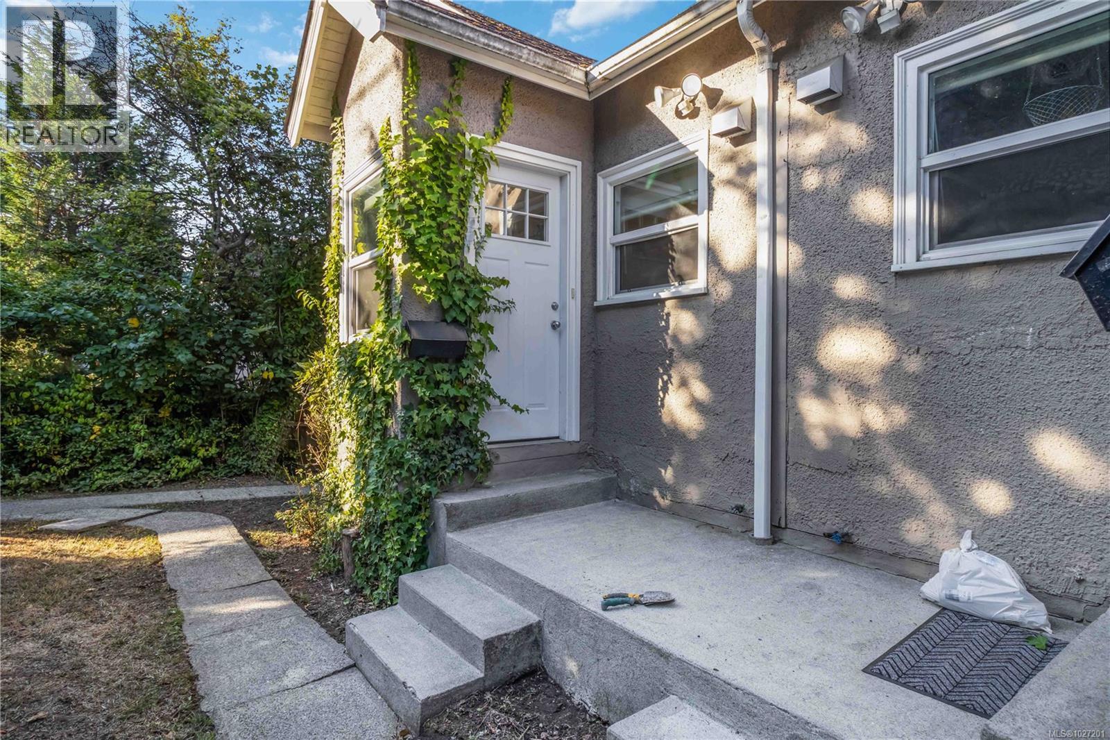 3104-3106 Richmond Rd