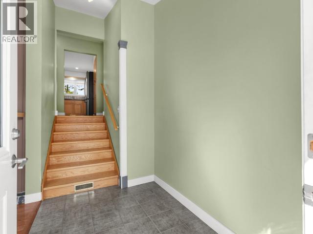 9 BOSWELL CRESCENT