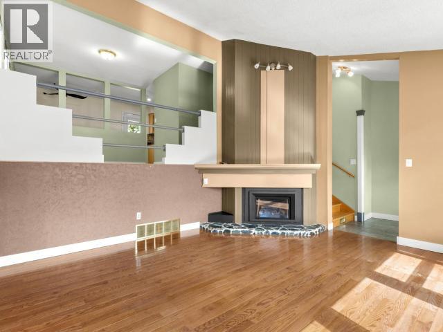 9 BOSWELL CRESCENT