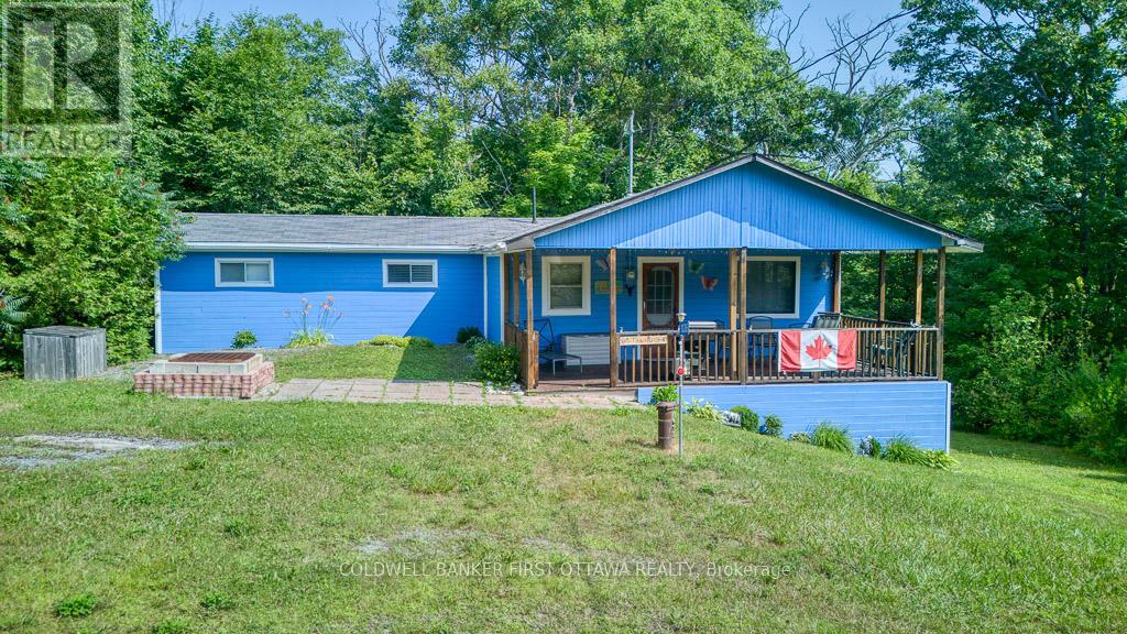 Photo 1 of 31 — 1036 ROSSLAND LANE, Frontenac (Frontenac Centre), ON K0H1B0