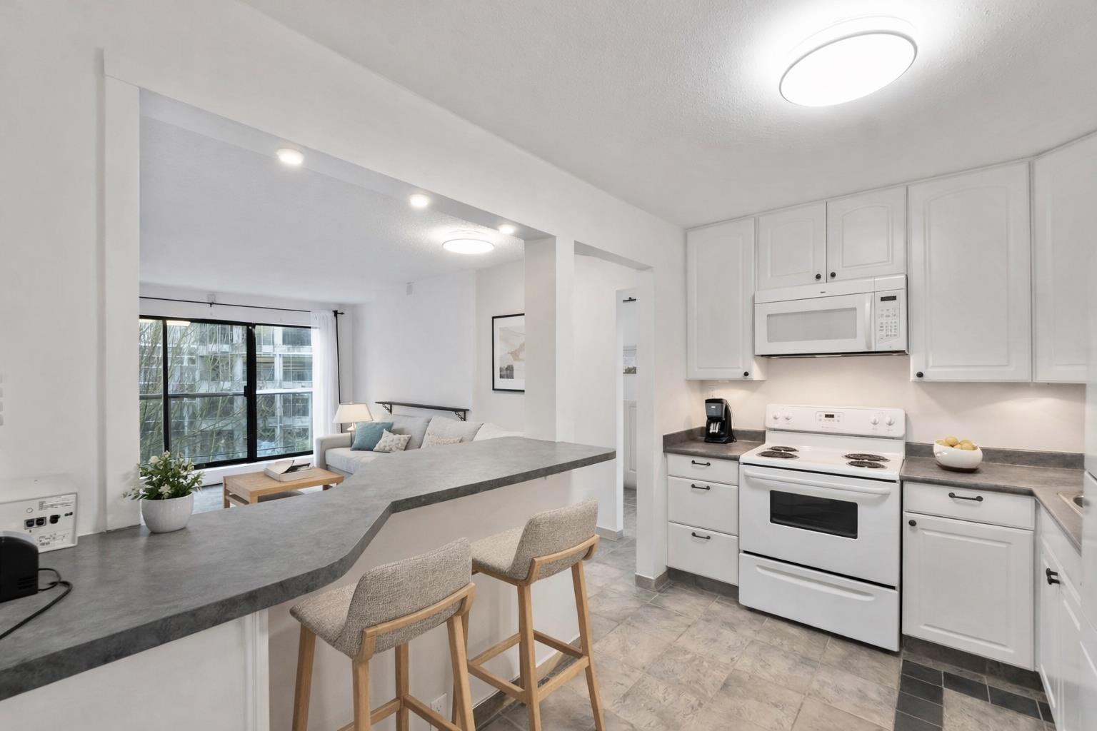 317 13364 102 AVENUE