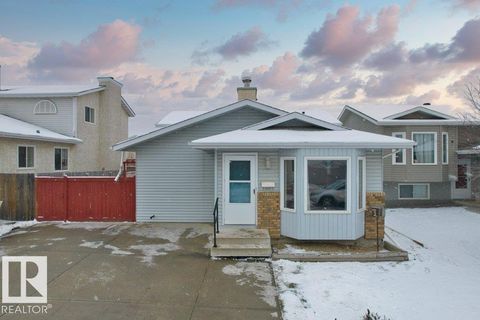 7036 190 ST NW Edmonton AB T5T5E4