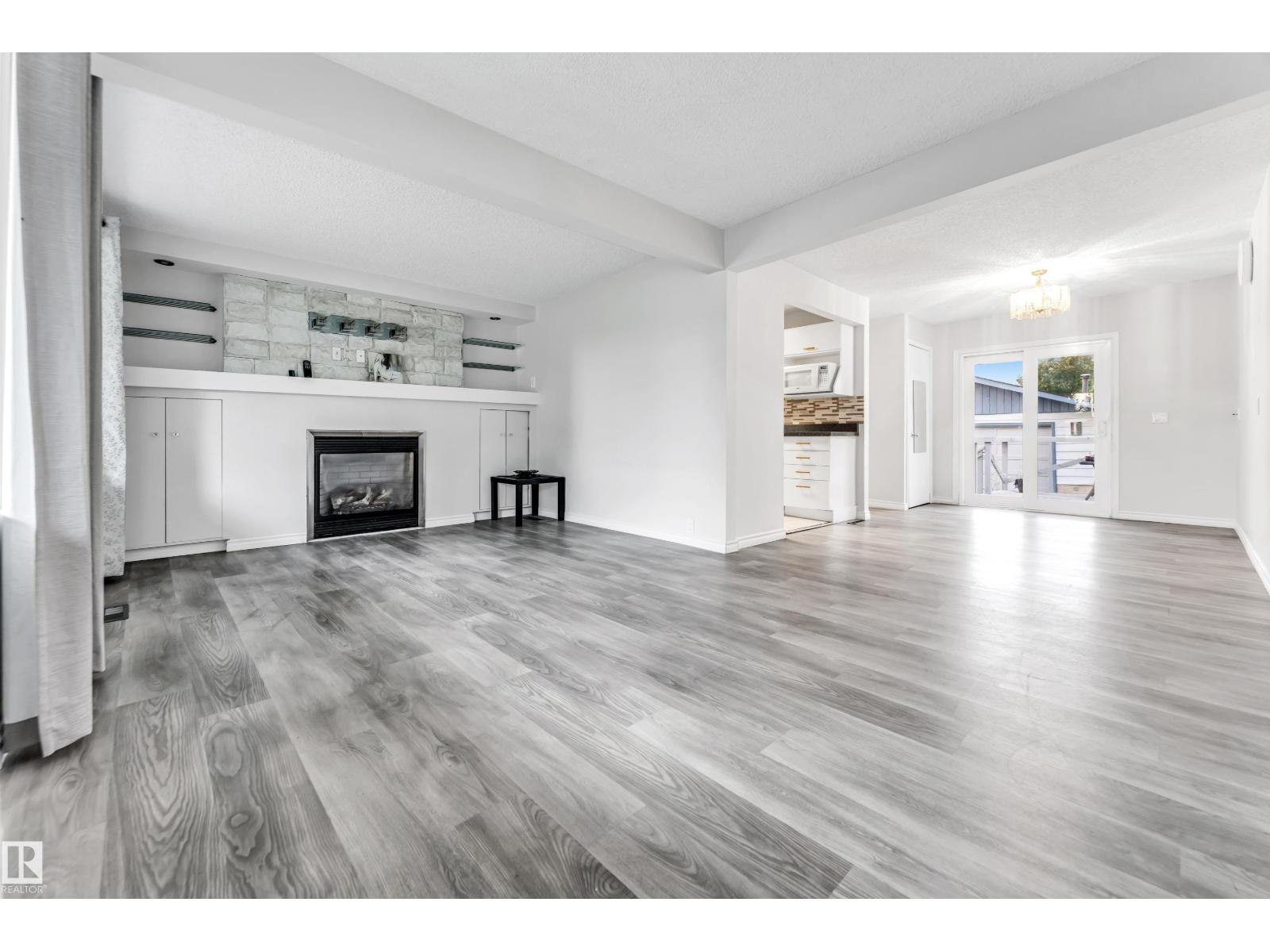 79 Garnet Cres