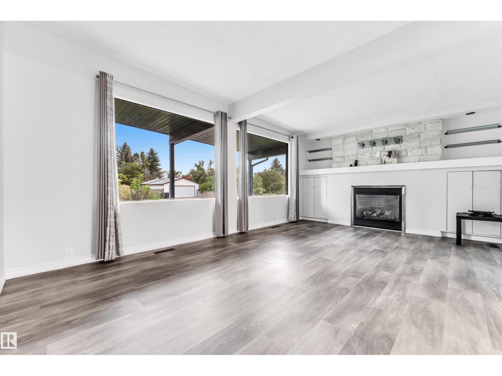 79 Garnet Cres