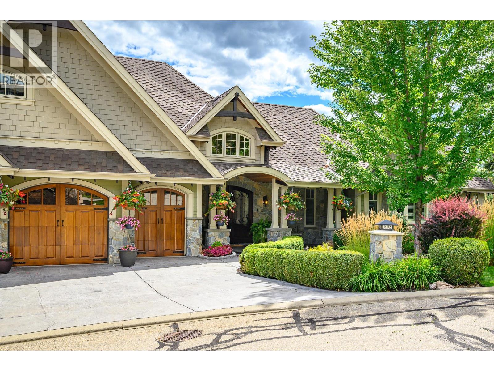 602 Falcon Point Way