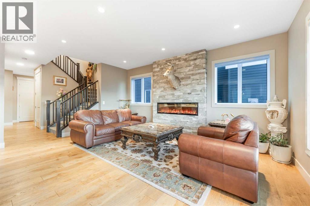 105 Carringvue Manor NW