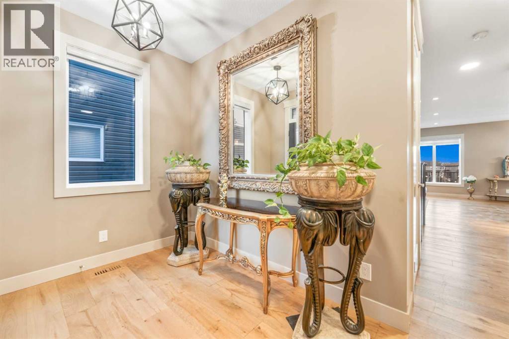 105 Carringvue Manor NW