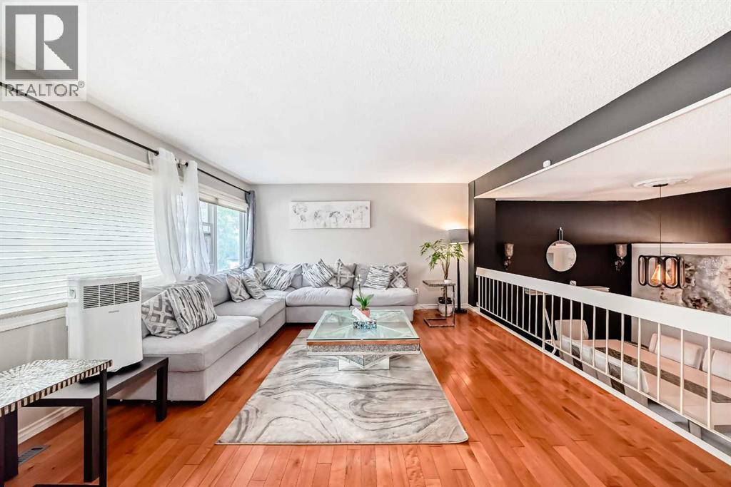 438 Brae Glen Crescent SW