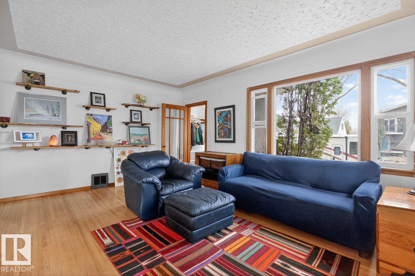 12130 60 ST NW