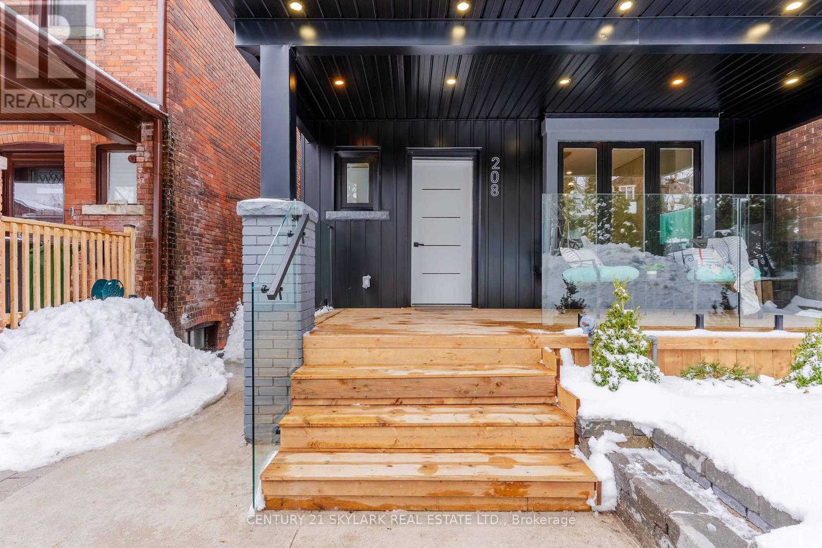 208 GAINSBOROUGH ROAD