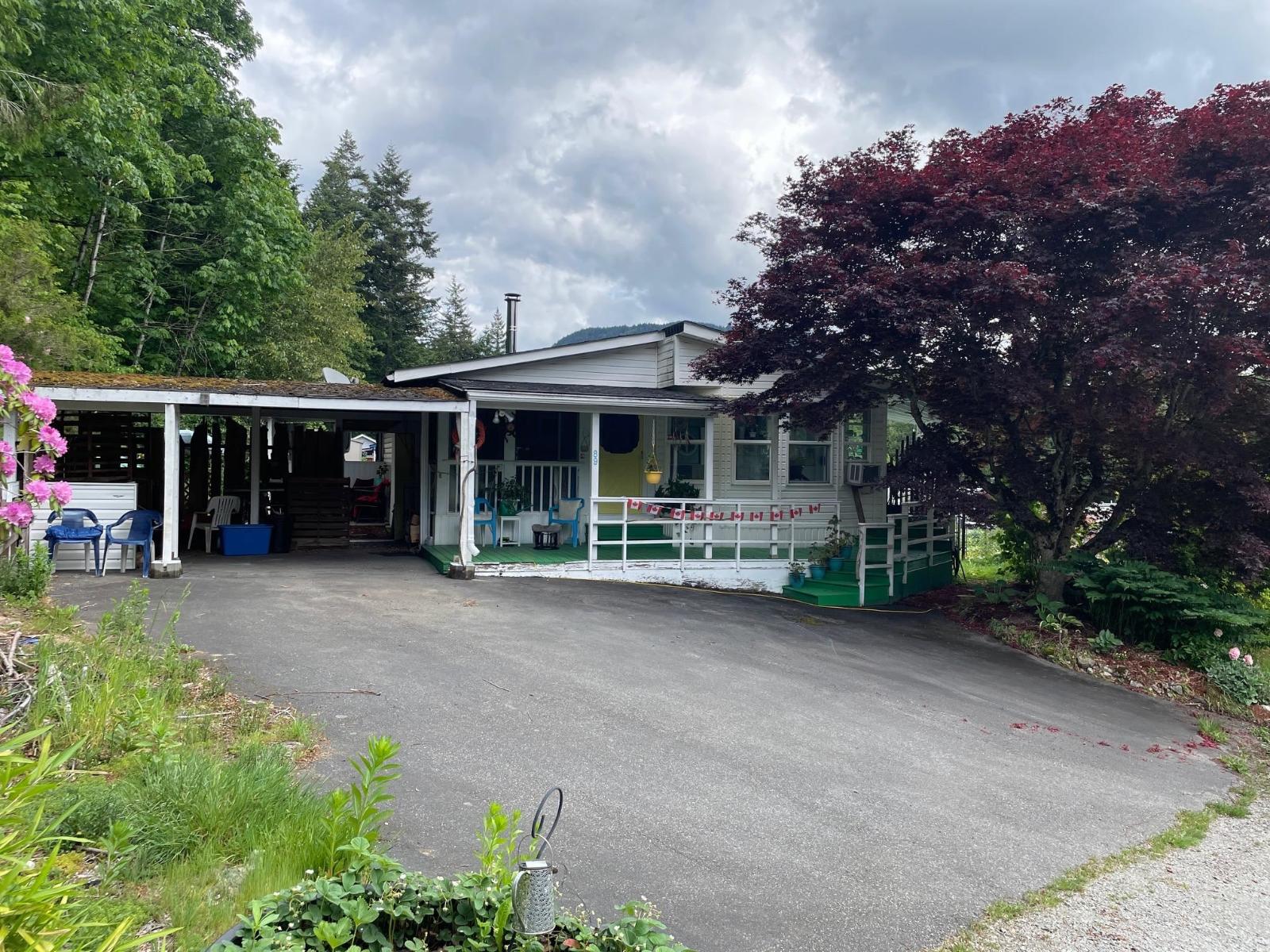 89 43201 LOUGHEED HIGHWAY