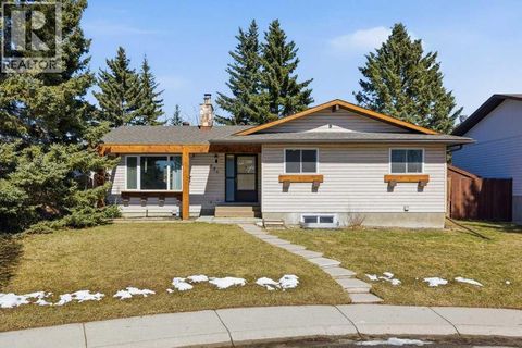 536 Woodhill Place SW Calgary AB T2W3L5