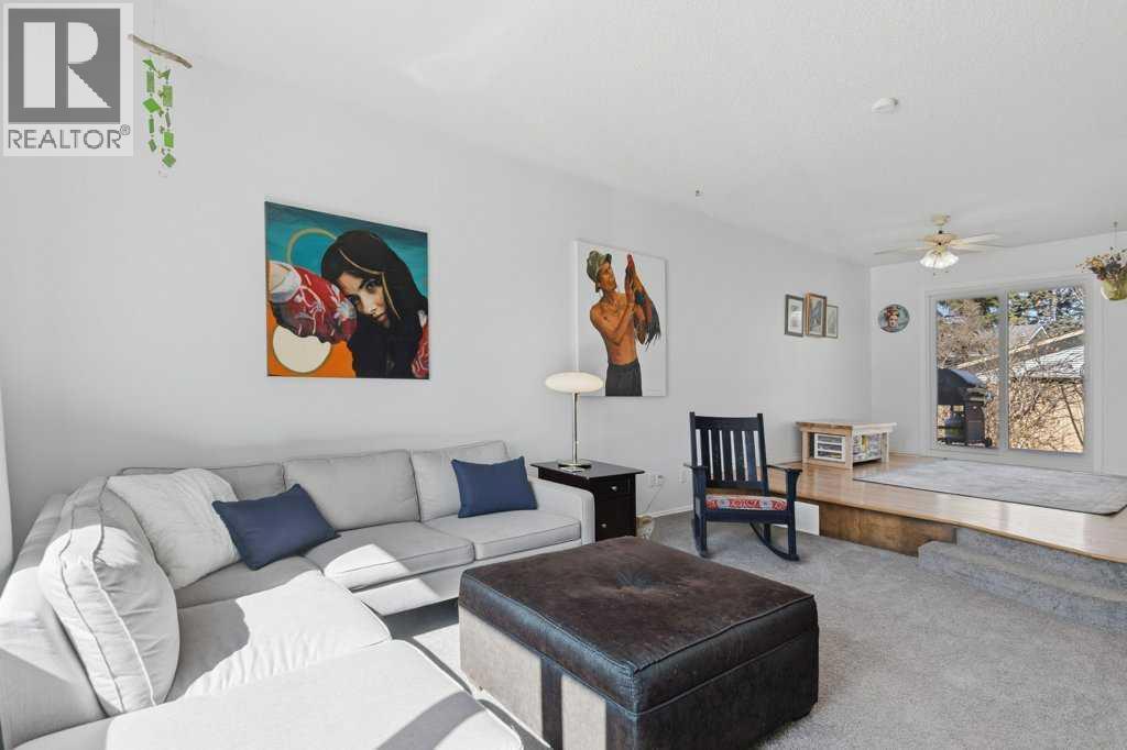 536 Woodhill Place SW