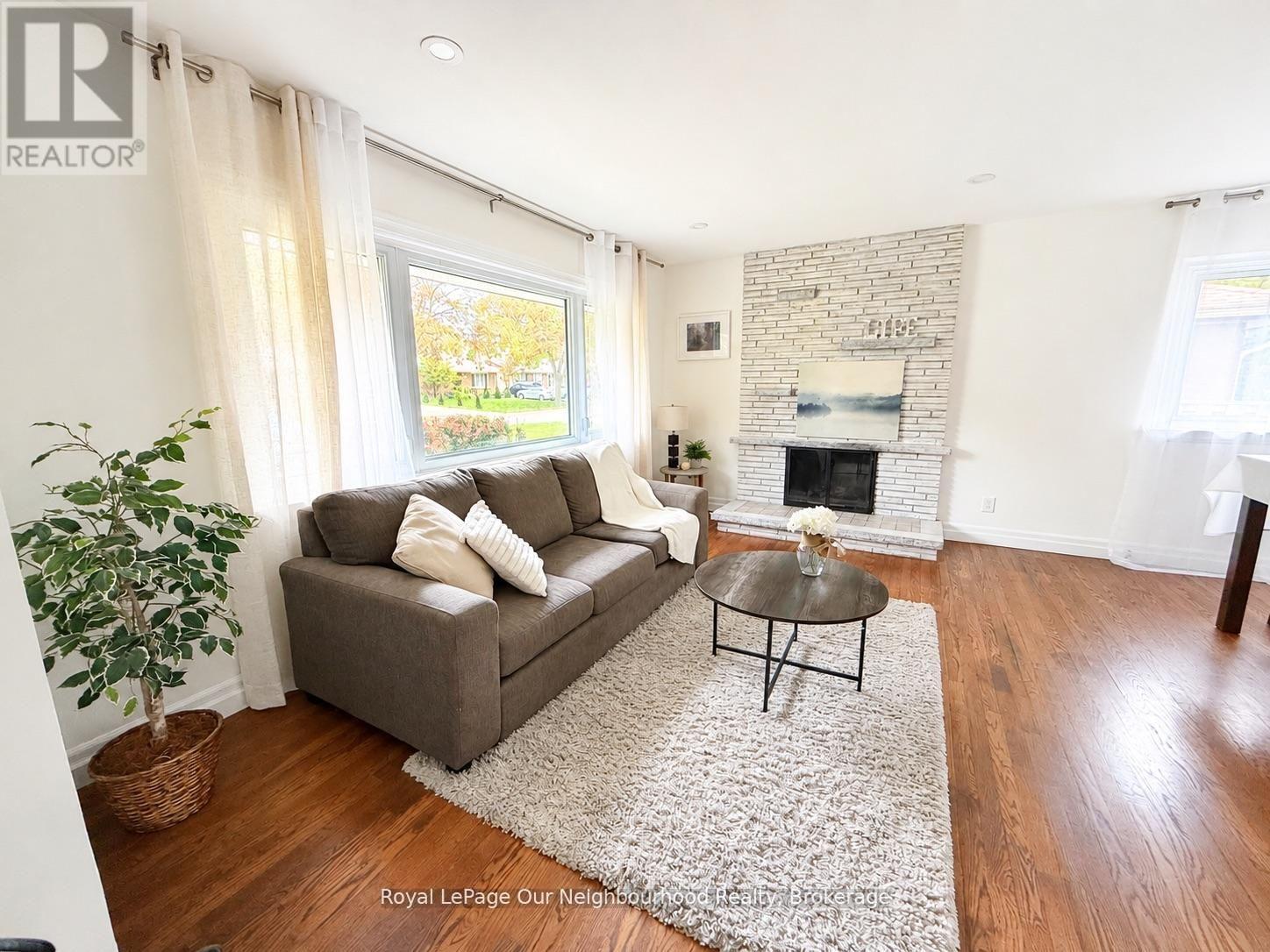 442 SCENIC DRIVE