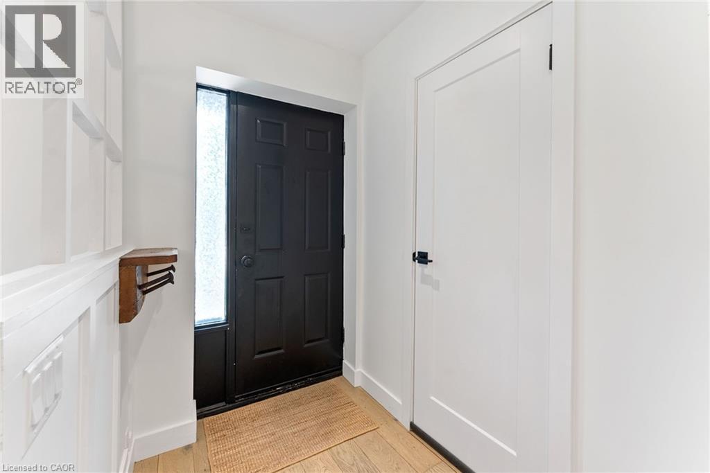 23 MACAULAY Street W Unit# 2