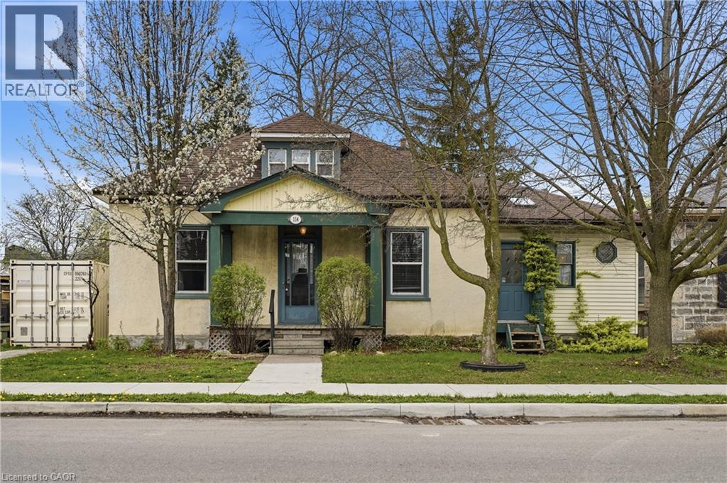 Photo 1 of 33 — 114 GRAND Avenue S, Cambridge, ON N1S2M2
