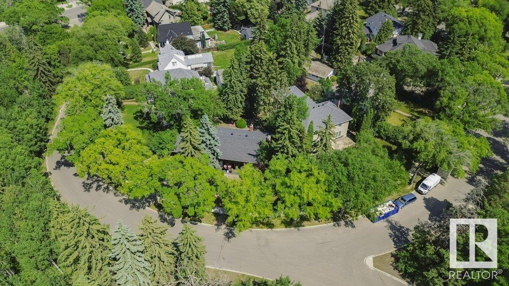 24 WELLINGTON CR NW