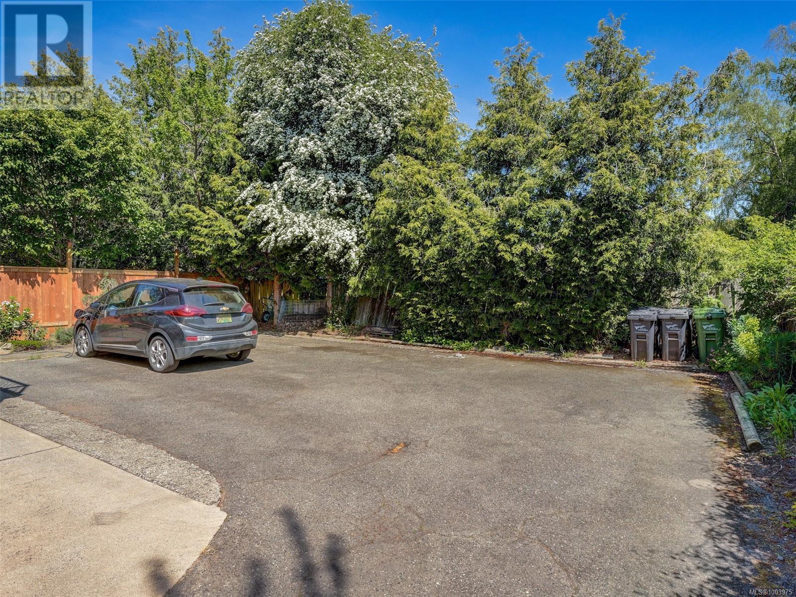 355 Richmond Ave