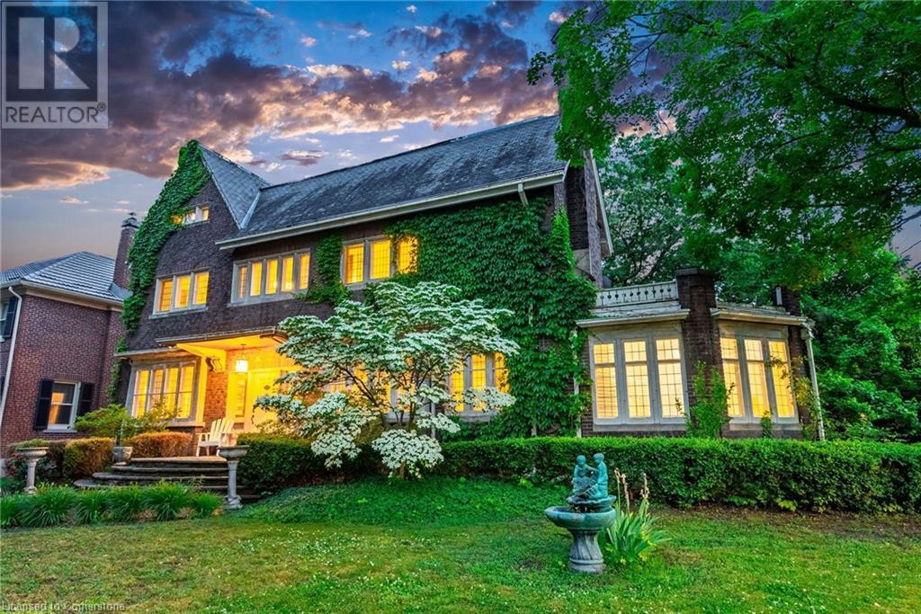 122 DUFFERIN Avenue