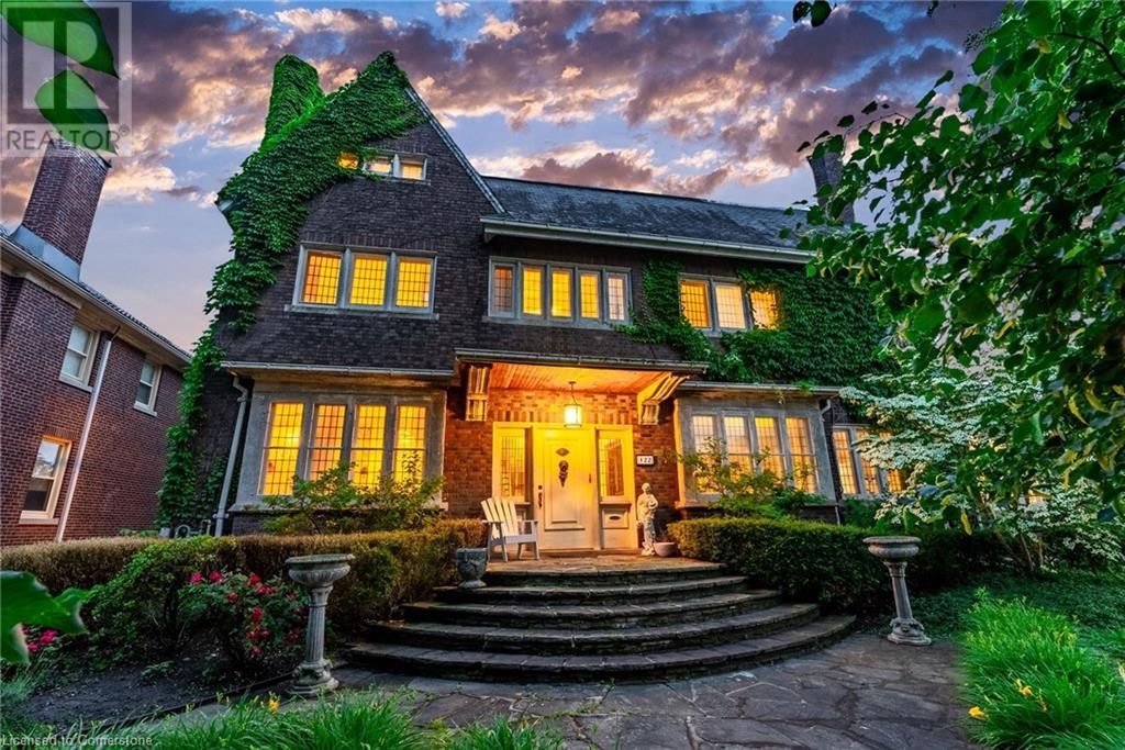 122 DUFFERIN Avenue