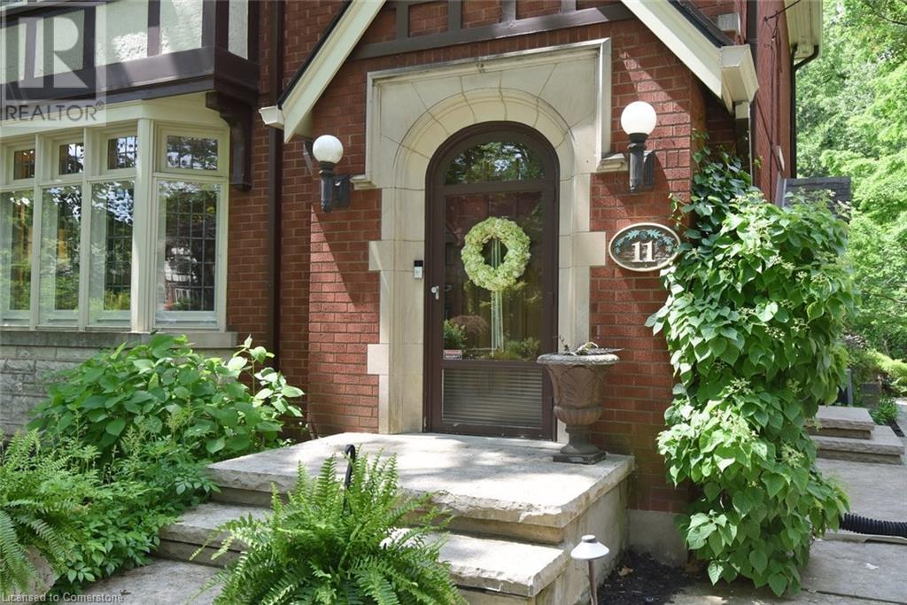 11 OAK KNOLL Drive